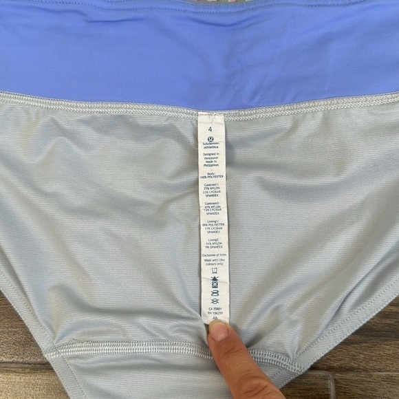 Lululemon Run Speed Short in Rad Plaid Lullaby Reflective / Ambient Grey, 4 - Picture 9 of 16